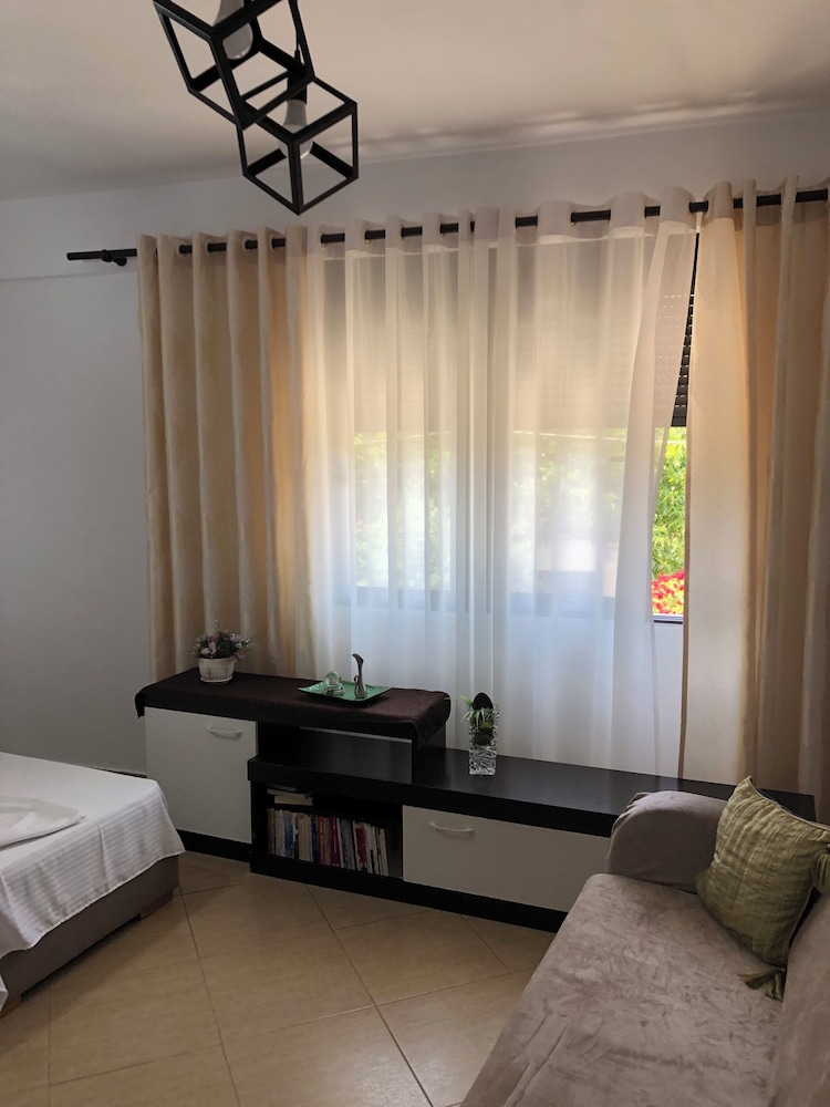 Monas Guesthouse