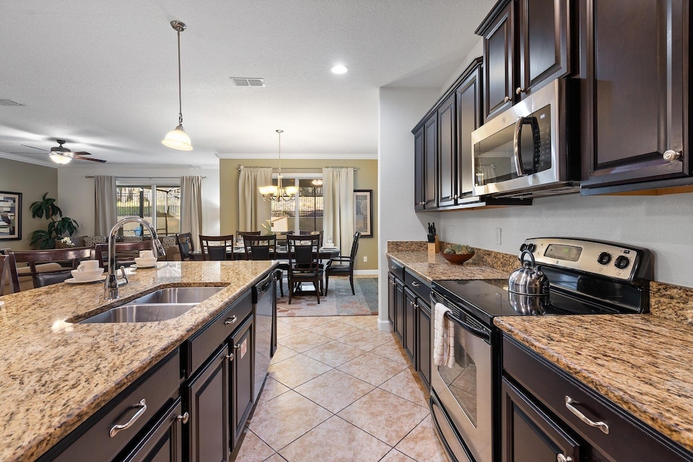 Paradise Palms Resort 6 Bedroom Home with Game Room 6 Home