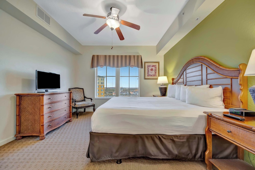 2BR Fireworks View With Pool Spa 5 Minutes to Disney