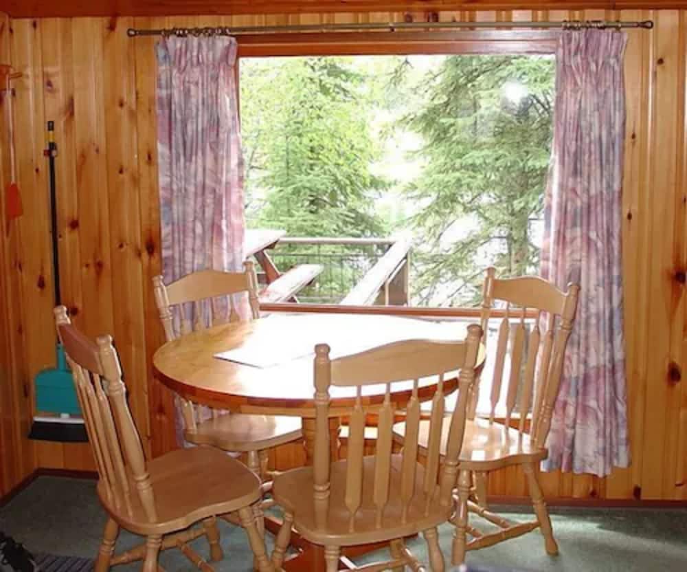 Tomahawk Resort