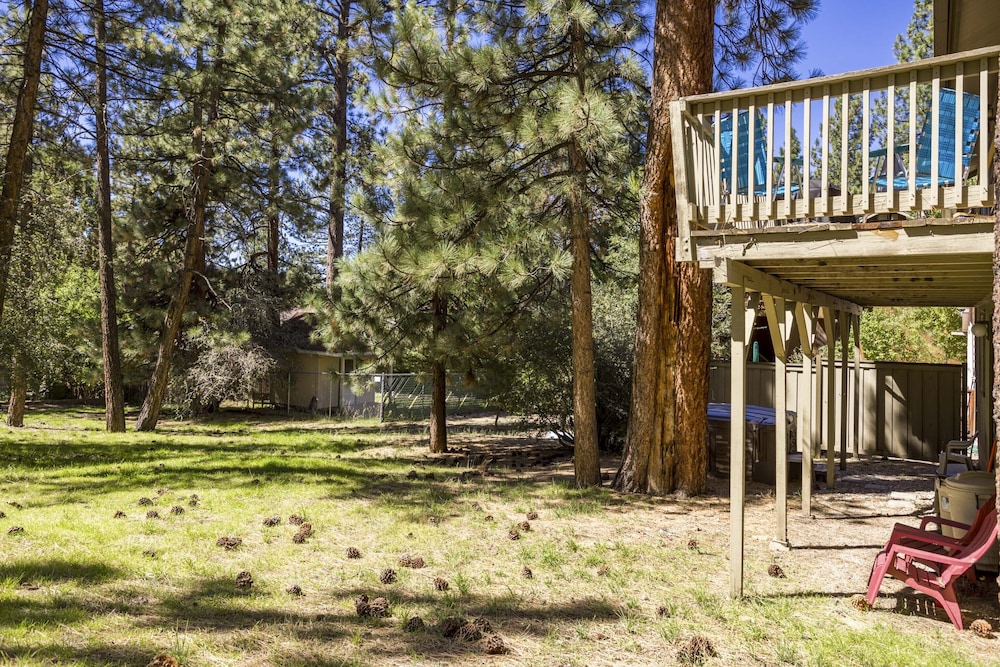 1 Mi to Slopes: Big Bear Ski Haven w/ Hot Tub
