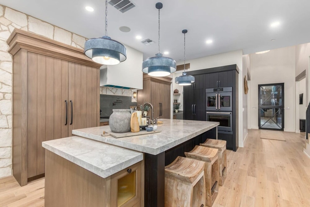 Stonewood Luxe Estate 5 Showers Heated Pool GYM