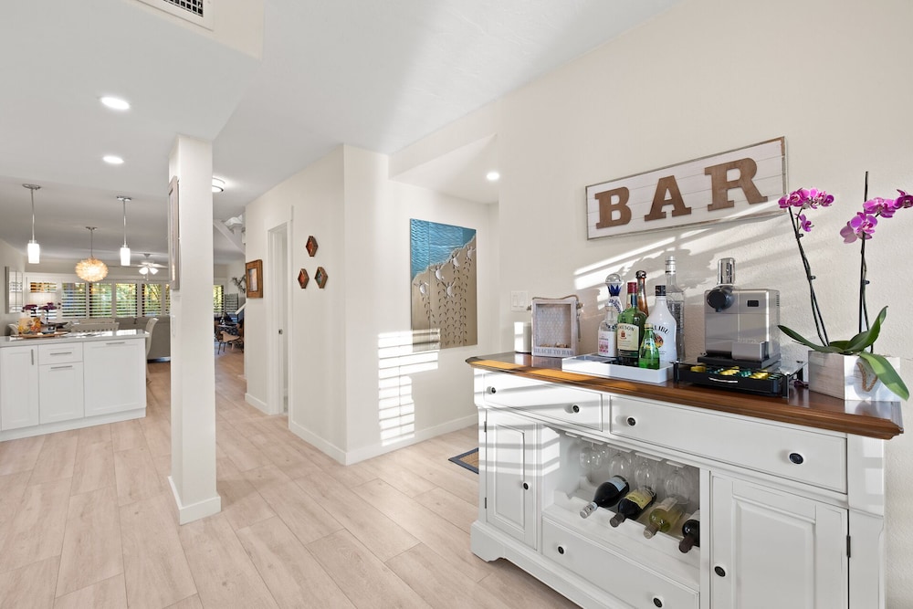 Executive Bay Club