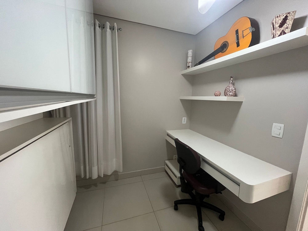 2brs apt 950 m fr/ Flamboyant Mall Unq1104