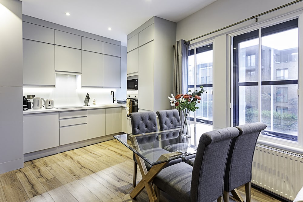 Gorgeous Roehampton Flat