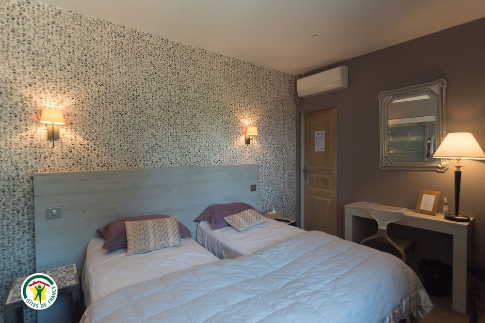 Le Val des Sens casa de huéspedes Chatte — hotel room