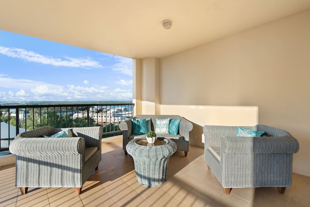 Waterfront Retreat Sea Views - Huge Pool - BBQ - Image 2