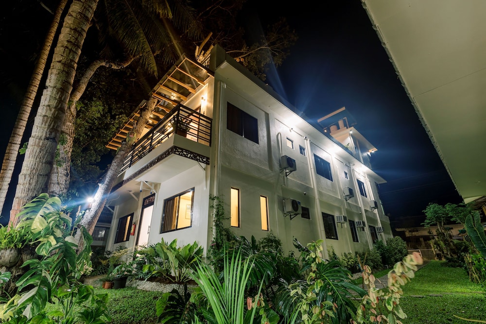 LOBOC RIVERSIDE INN and RESTAURANT