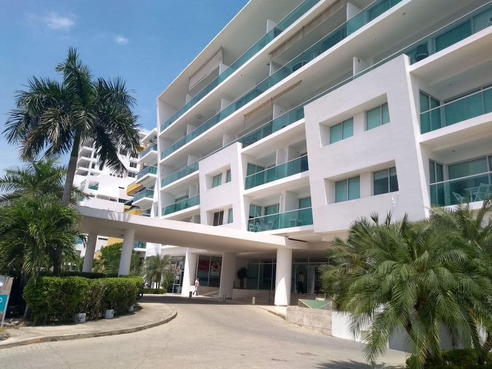 Luxury Entire 2 BR Condo Oceanfront In Cartagena
