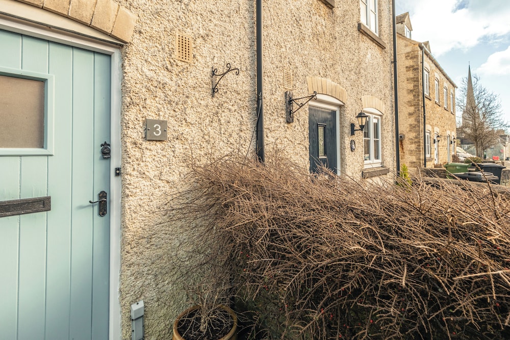 Stylish Retreat with Garden in Tetbury