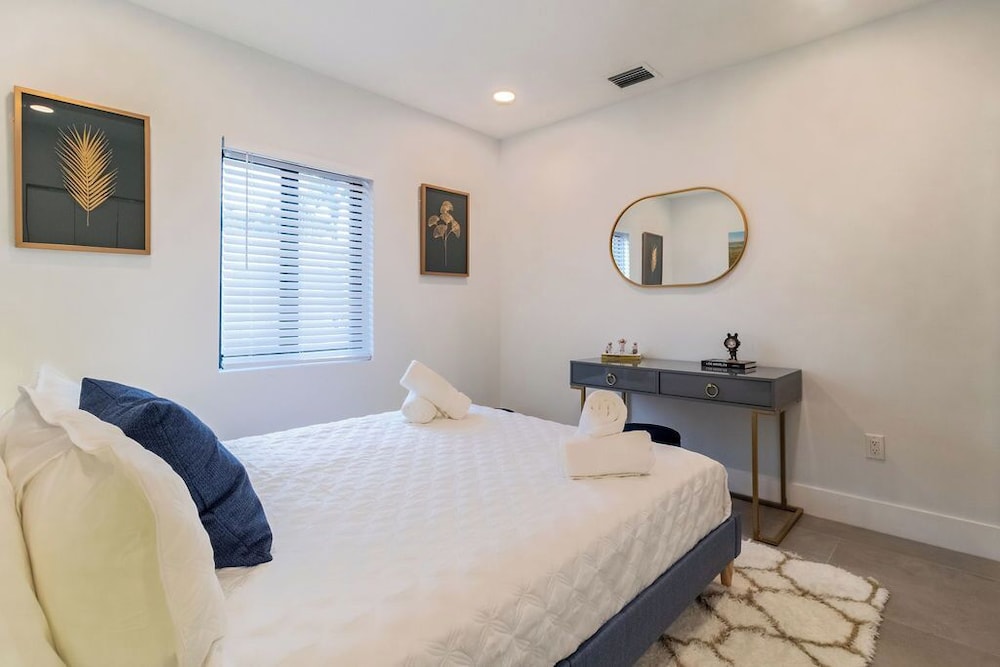 The Glam Homes