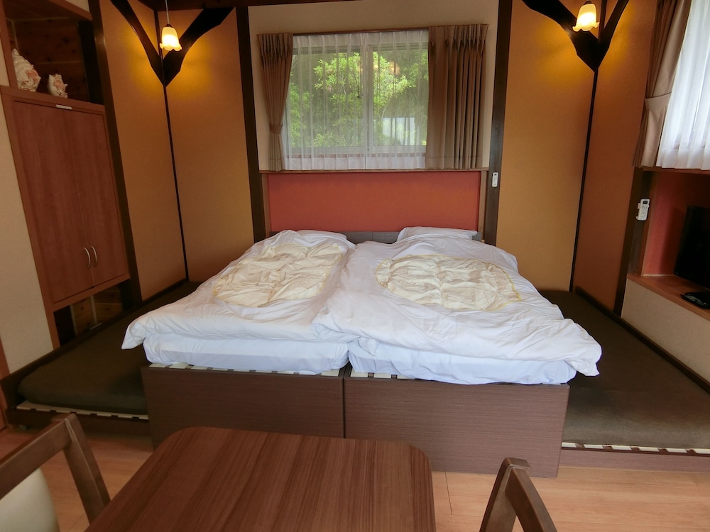 Shirahama Meiji Villa view 5