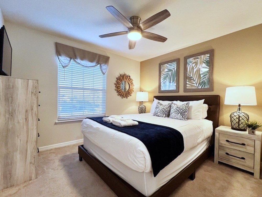 Fabulous 5bd Family Townhome With Splash Pool-726g 5 Bedroom Townhouse