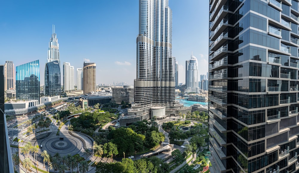 Luxury StayCation - Modern Comfort: 3-BR at The Address Opera