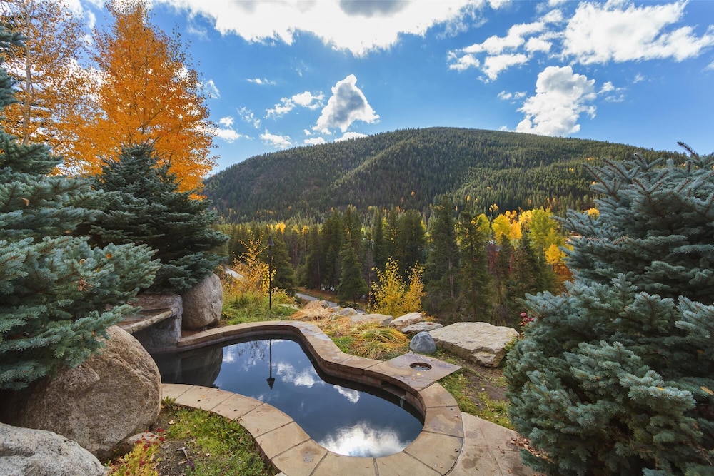 Star Mountain Lodge 23 Guests Grotto Waterfall Theater Game Room Spa view 4