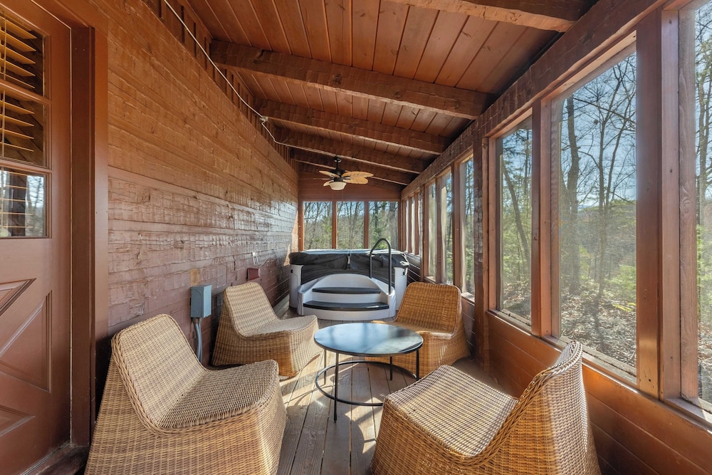 2 Cabins Porch w/ Hot Tub + Views, Game Room Dudley II & III by Avantstay