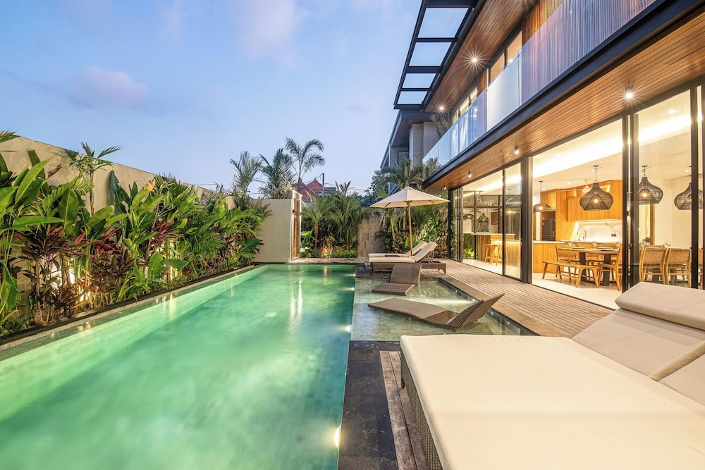Stunning 6BR Canggu Villa 400m From the Beach