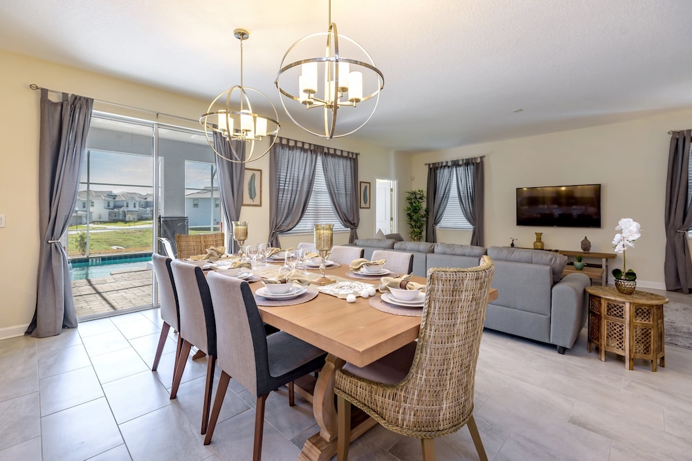 6 Bdrm High End Champions Gate Villa view 3
