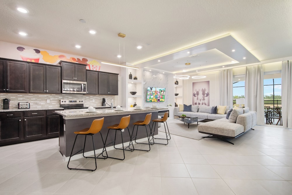15993CCL Windsor Cay Resort