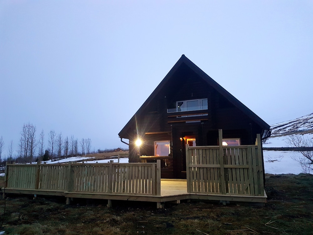 Hotel Akureyri Log Cottage - Image 1