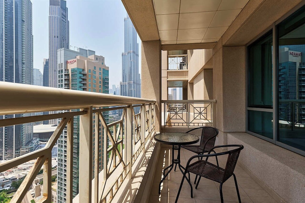 Bellavista-Gracefu-1BR- 29BLVD Burj View