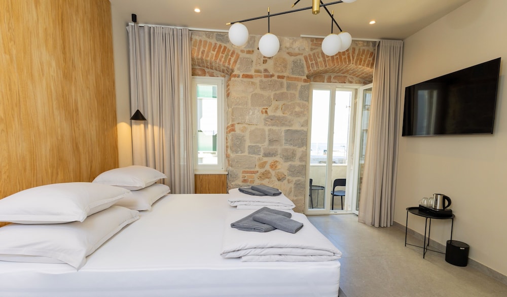 East Coast Deluxe Rooms