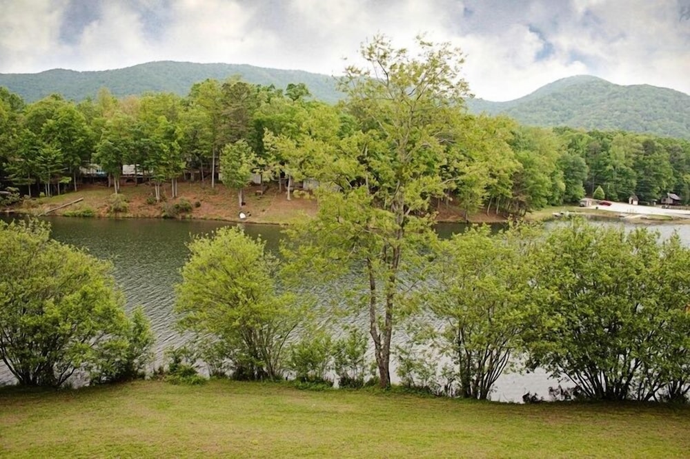 Country Hideaway at Mountain Lakes