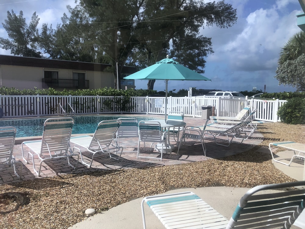 Coconuts Beach Resort