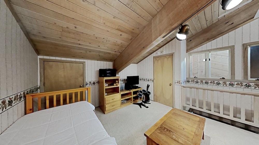 410 4 Bedroom Condo