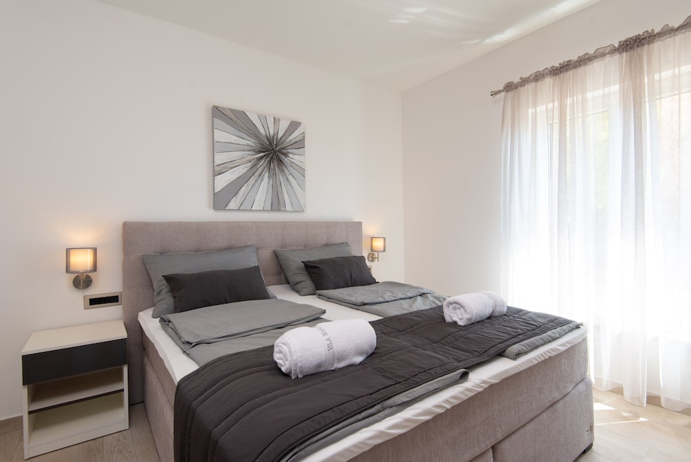 Holiday Villa Olive Tree view 4