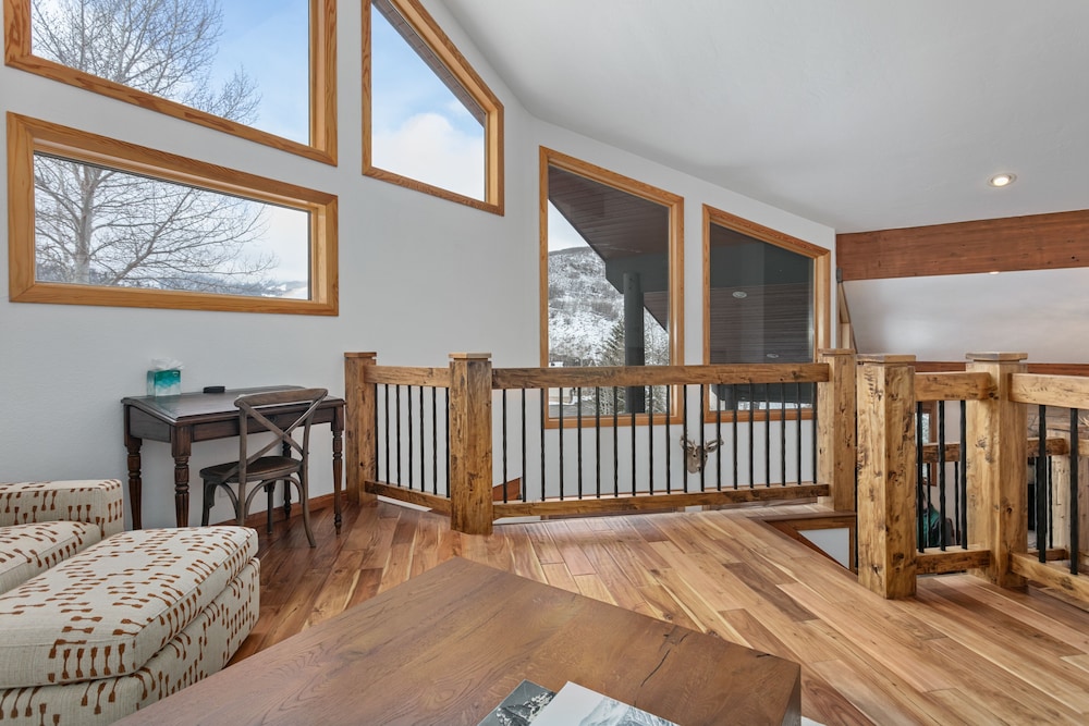 Queen Esther Drive Home at Deer Valley Resort - 4 Bedroom Home with Hot Tub #2436 4 Condo