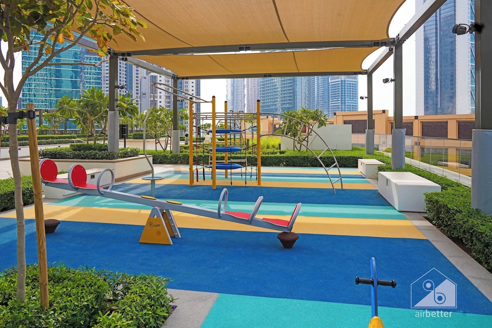 Exclusive Burj Crown 4b Balcony Burj Khalifa View