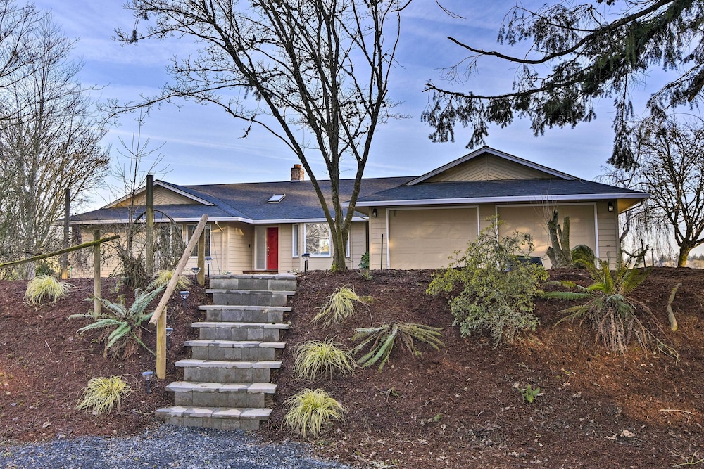 Fully Remodeled Hillsboro Home w/ Home Theater! view 3