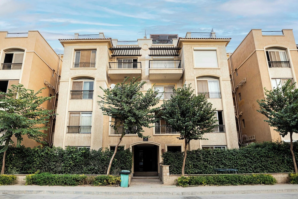 Imperial & Inviting 3bdr Duplex w/ Roof @new Cairo
