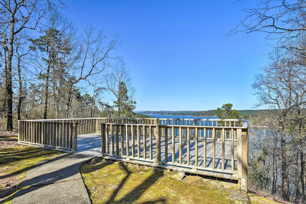 Arkansas Log Cabin Rental Near Lake Greeson! view 3