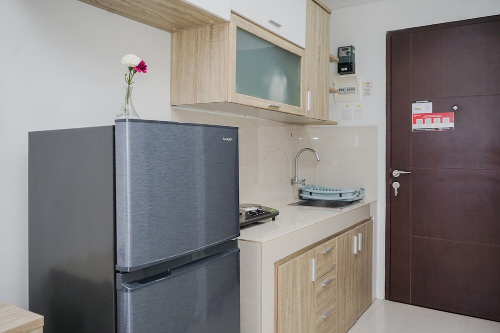 Homey Studio Apartment Springwood Residence