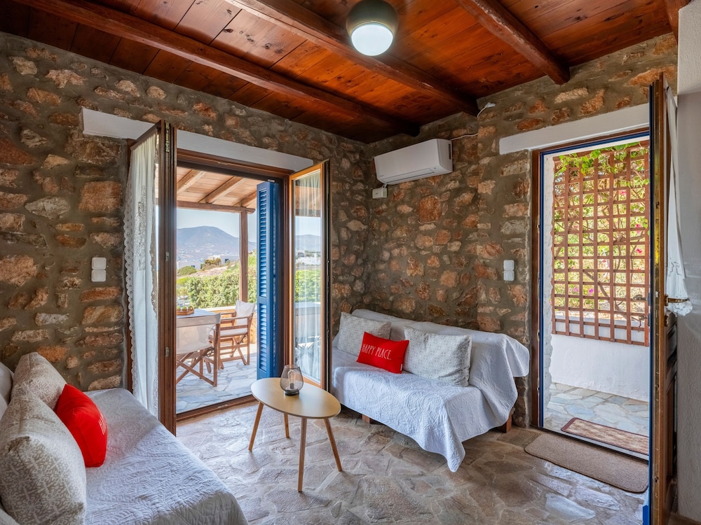 Elena's Traditional DreamHouse