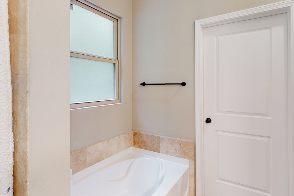 Spacious 5BR w/ Patio & W/D Near Beach