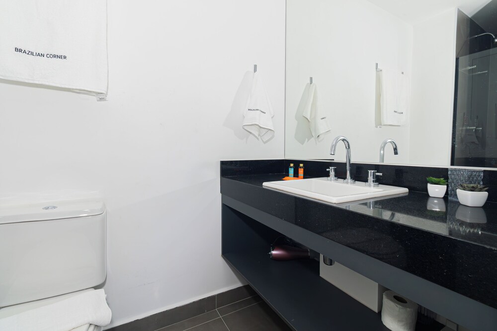 Duplex com piscina e academia