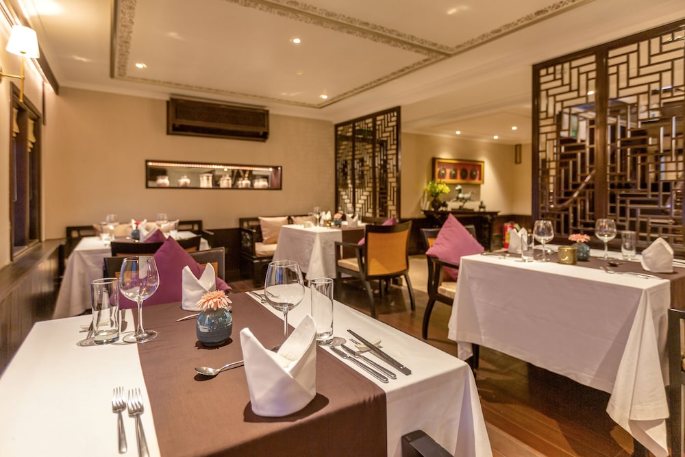 Heritage Line Violet cruise – Ha Long Bay & Lan Ha Bay