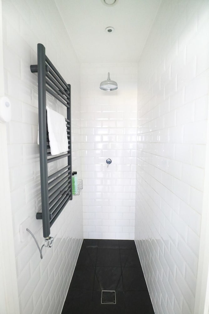 Airy Modern 1 Bed Apartment in Shoreditch