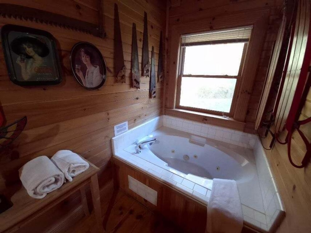 Reservation 2 Bedroom Cabin