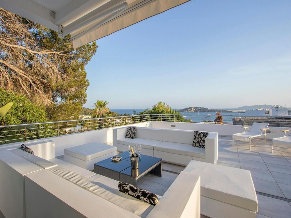 Villa in Cap Martinet