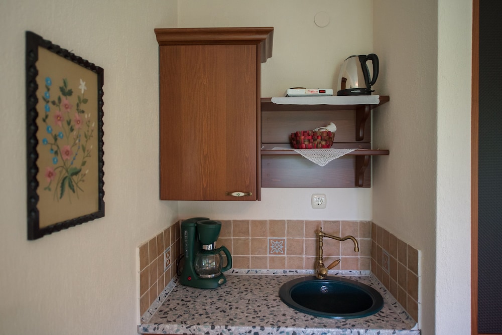 Chorostasi Guest House