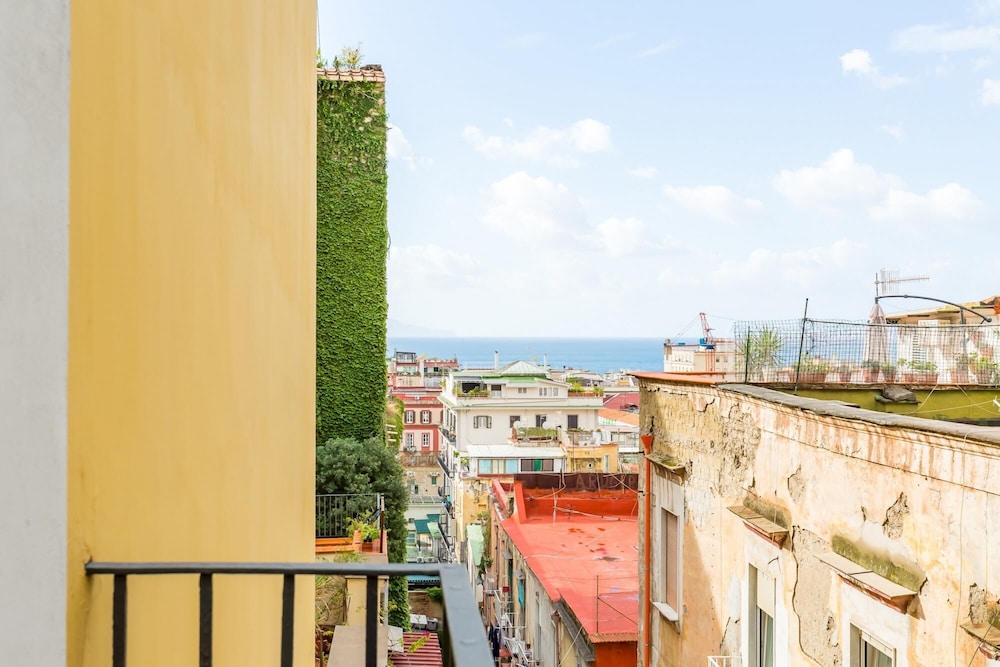 Donna Costanza - Stylish and Panoramic Flat