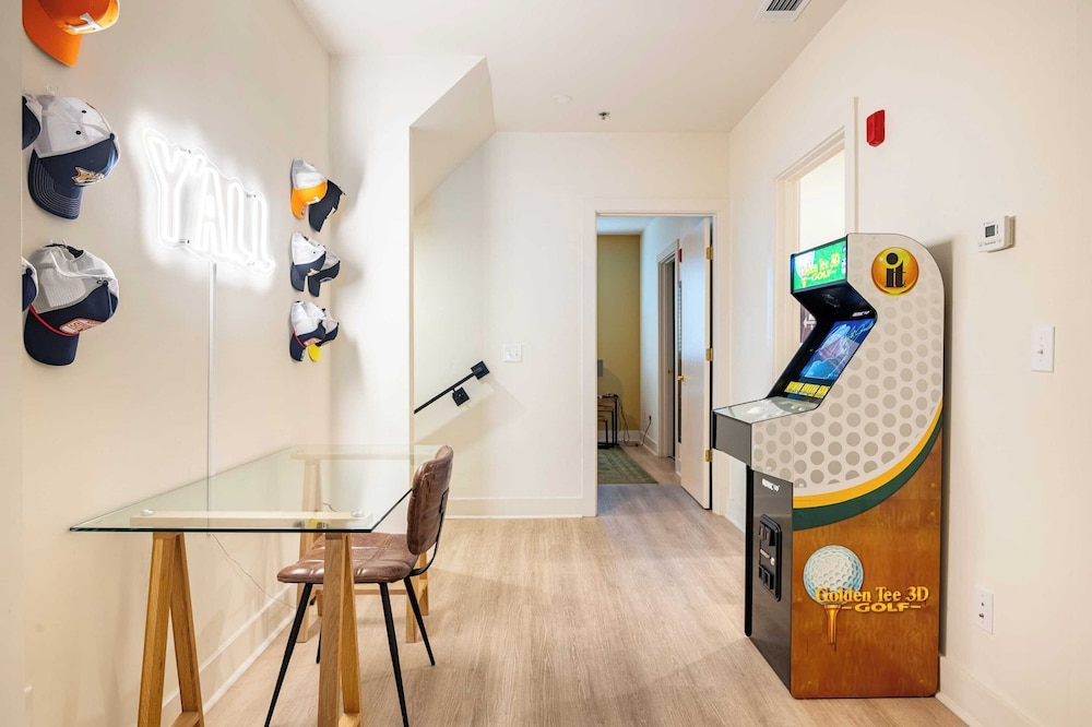 Sleeps 24 Rooftop, Game Room & Outdoor Spaces Just 10 Min to Broadway Outrider by Avantstay