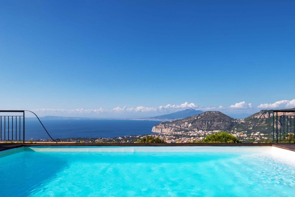 Villa Nan - Glorious sea Views photo 2