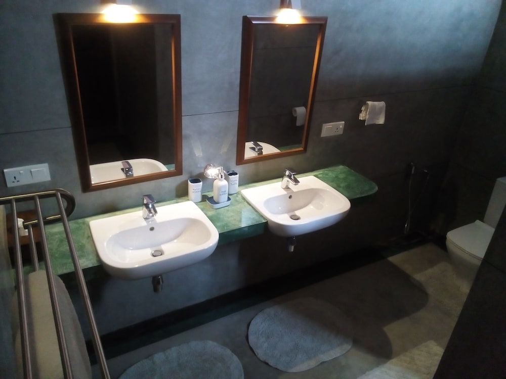 Yoho Monsoon Villa