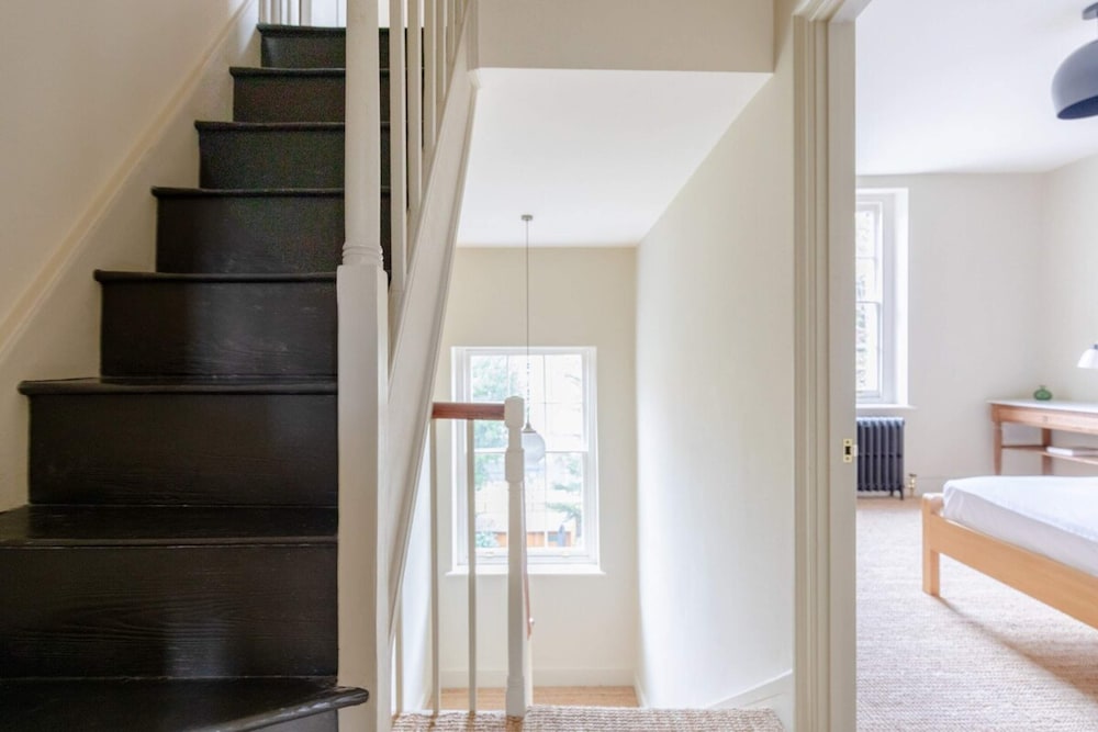 Spacious & Elegant 2BD Victorian Flat - Islington!