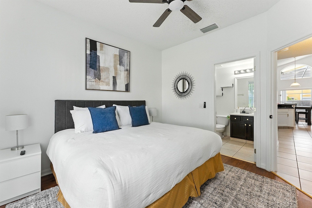 Carpet-free 4BR w/ Pool, 2 Master Bds, Near Disney